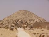 Fast v�llig zerfallene Pyramide in Sakkara