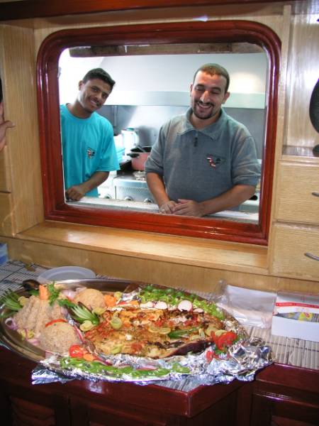 Zackenbarsch zum Mittagessen auf der Heaven Diamond