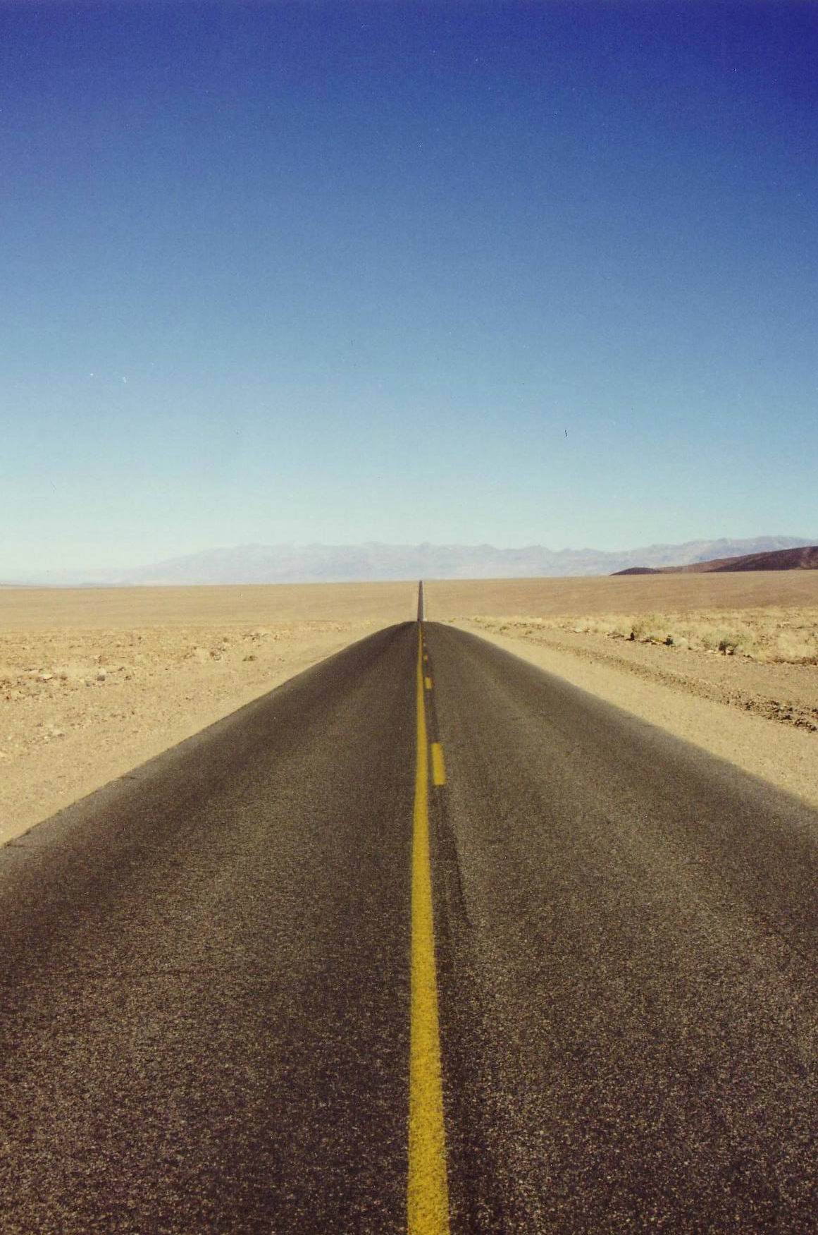 Der fast endlos scheinende und schnurgerade Highway dur.....