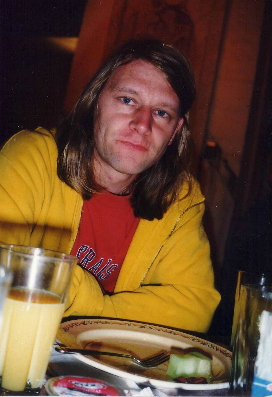 J&uuml;rg nach lauml;ngerem Kampf mit dem Fr&uuml;hst&uuml;ck bzw. der imm.....