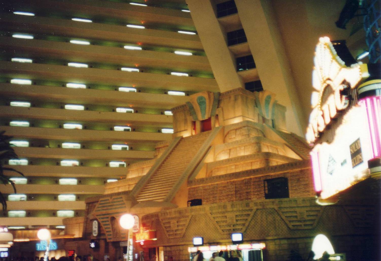 Die Lobby des Luxor Hotels in Las Vegas
