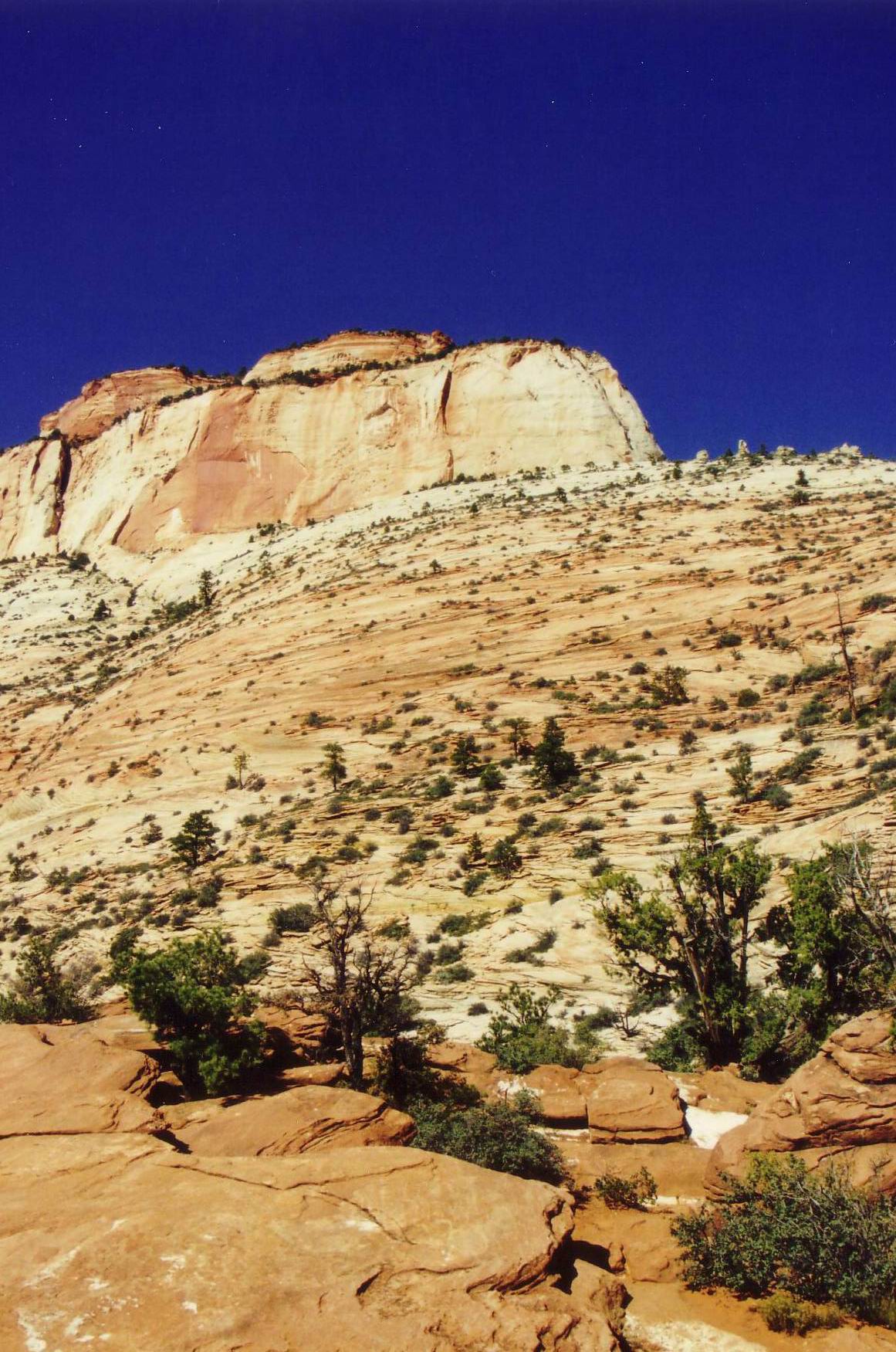 Felslandschaft beim Nahe des westlichen Ausgangs des Zi.....