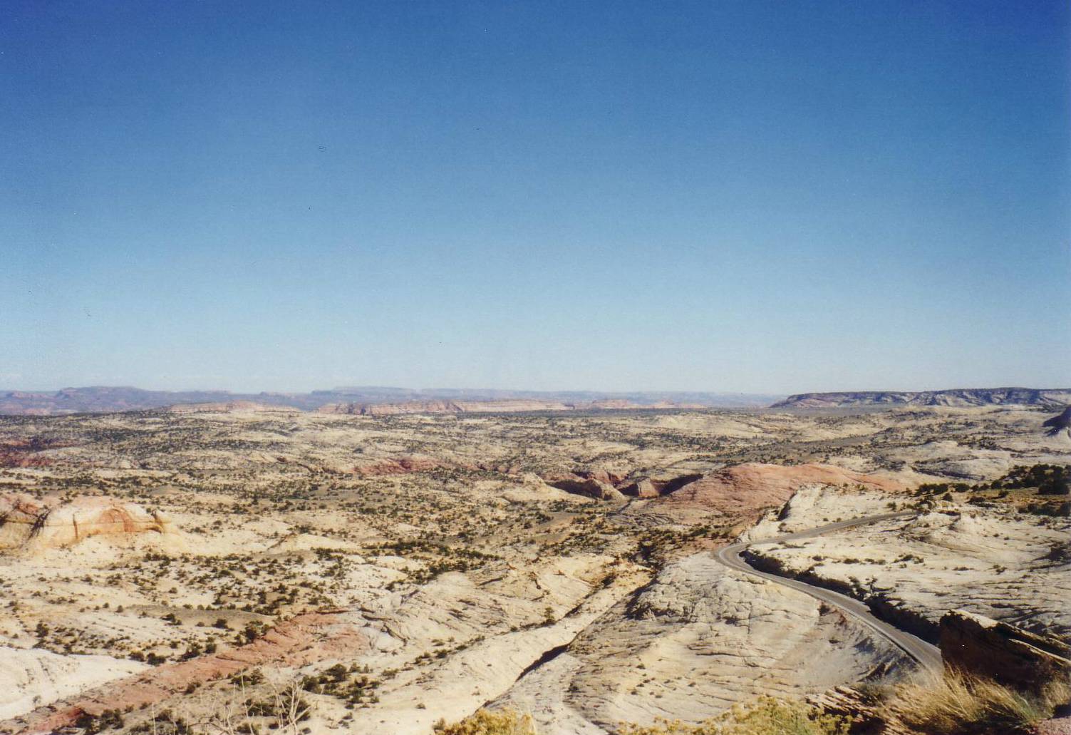 Landschaft auf dem Weg vom Bryce Canyon zum Captiol Ree.....
