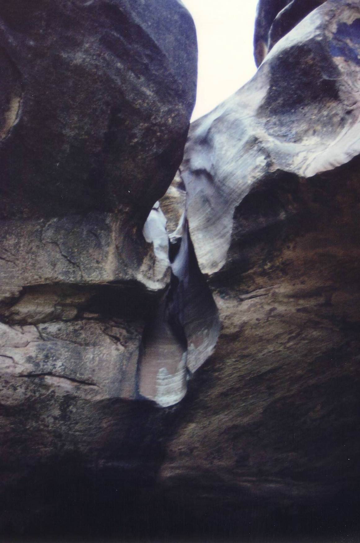 In diesem ausgetrockneten Flusslauf im Natural Bridges .....