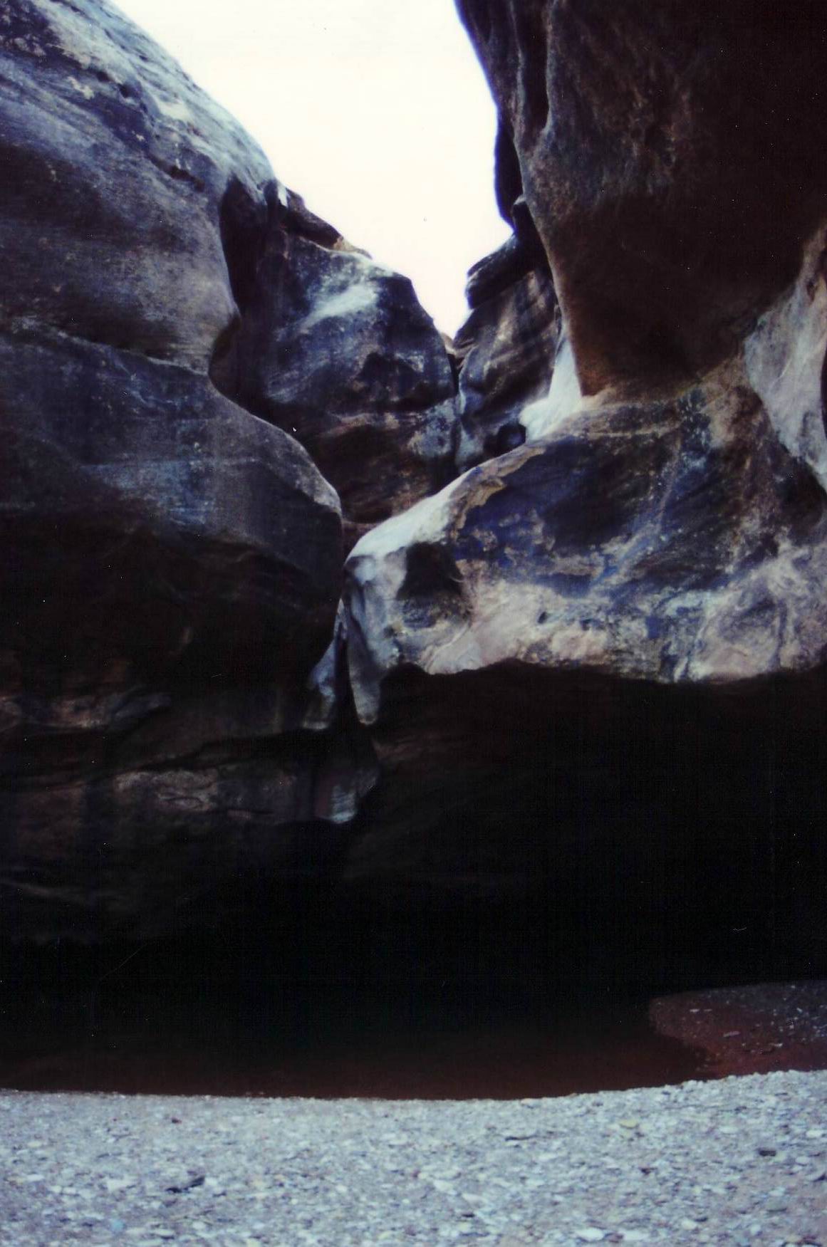 In diesem ausgetrockneten Flusslauf im Natural Bridges .....