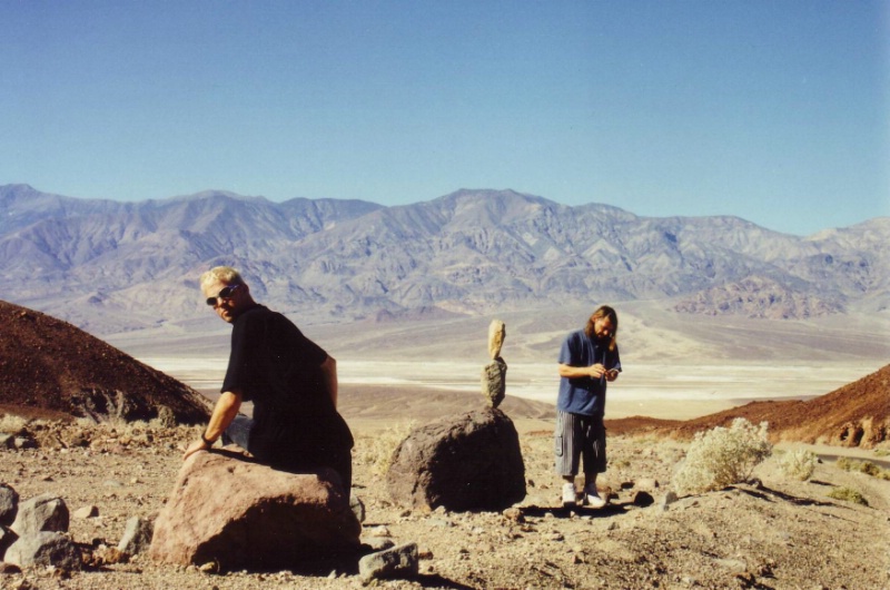 Pause im Death Valley. Es werden nat&uuml;rlich auch wi.....