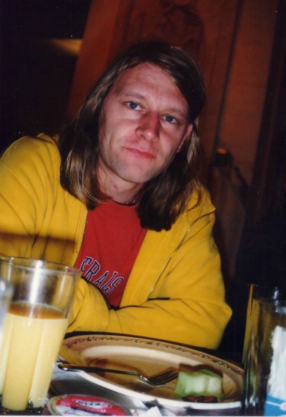 J&uuml;rg nach lauml;ngerem Kampf mit dem Fr&uuml;hst&uuml;ck bzw. de.....