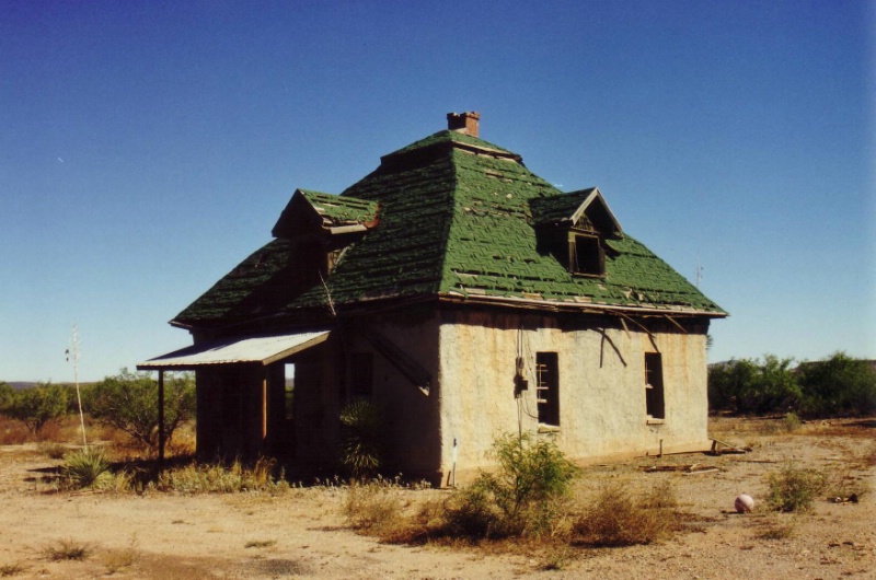 Verlasseness und voerlotters Haus am  Weg von New .....